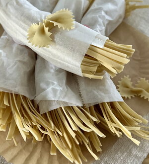 White eggs pasta